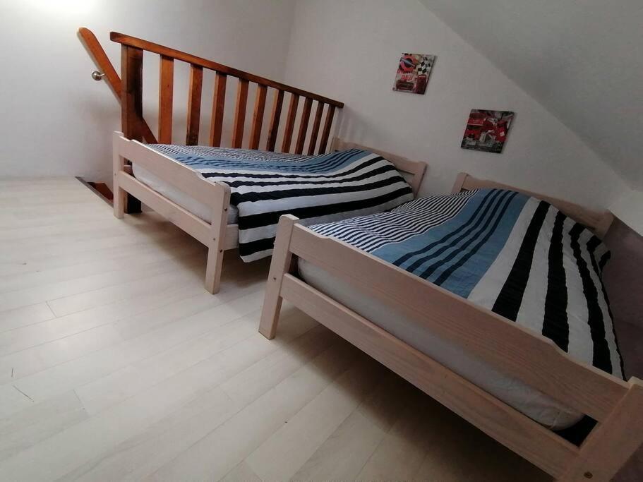 Le Blanc, Agreable Maison De Centre Ville Bagian luar foto